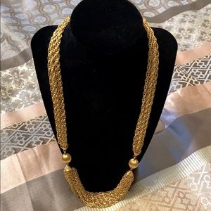 Avon gold  tone necklace